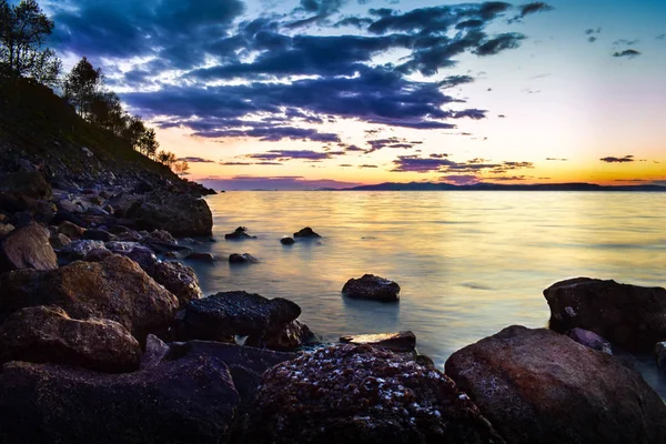 Colorido Atardecer Costa Rocosa — Foto de Stock