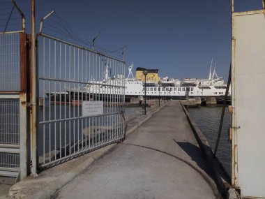 Bu 2 gemi burada Lizbon, Portekiz terk edilmiş ayrılalı neredeyse 10 yıl geçti. 