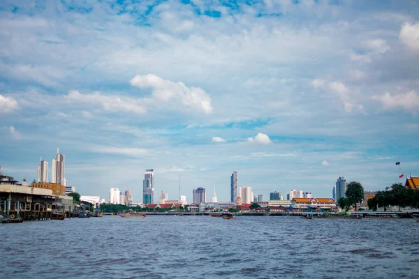 Bangkok, Thailand - July 2019: View of the old city community al — Stock Photo, Image