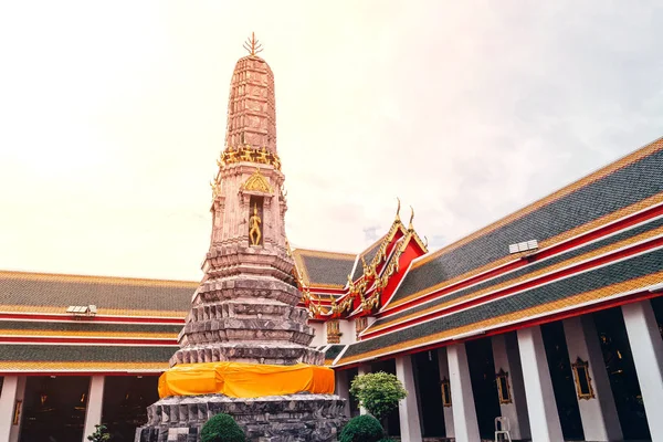 Bangkok, Tailandia - Julio 2019: Wat Pho (el Templo del Reclin) — Foto de Stock
