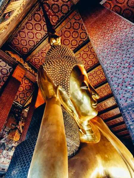 Pagoda de la dinastía King Rama en Wat Pho o Templo del Buda Reclinado es uno de los templos más atractivos de Bangkok, Bangkok, Tailandia — Foto de Stock