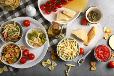 İtalyan pişmemiş makarna Üstten Görünüm