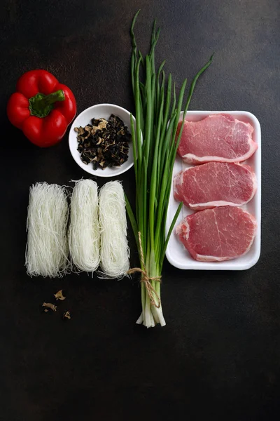 肉ラーメン食材セット — ストック写真