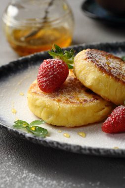 Böğürtlenli ve ballı krep