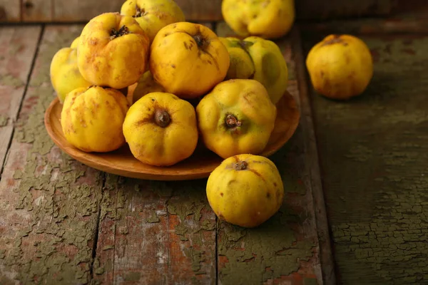 Yellow Quince Fruits Plate — Stock Photo, Image