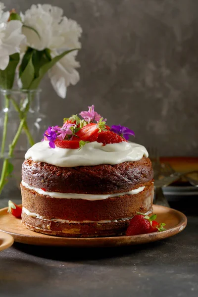 Rustic Cake Cream Berry — Stock Photo, Image