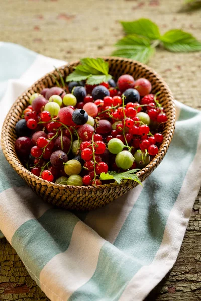 Rustic Basket Fresh Berry — Stock Photo, Image