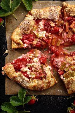 Tart lezzetli yaz meyveleri