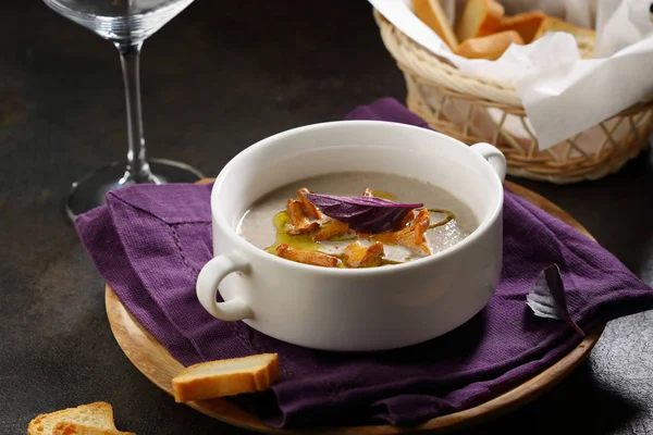 Sopa Champiñones Con Cantarelas Crema — Foto de Stock