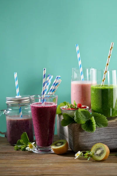 Conjunto Smoothies Frescos Verão — Fotografia de Stock