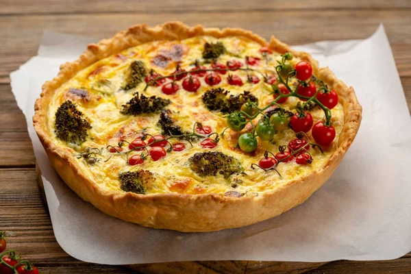 Cheese Broccoli Quiche — Stock Photo, Image