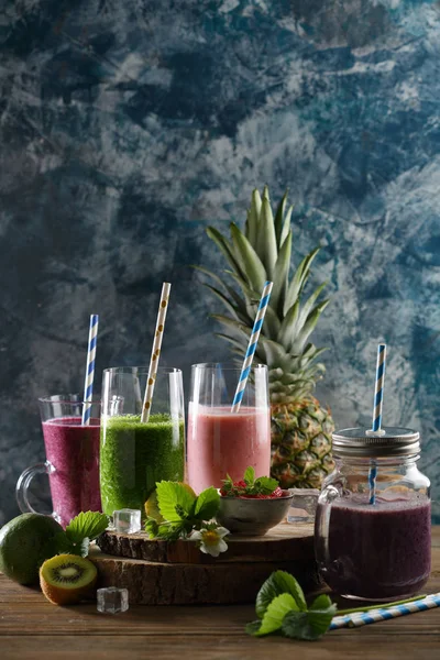 Frutas Legumes Saudáveis Bebidas Verão Vidro — Fotografia de Stock