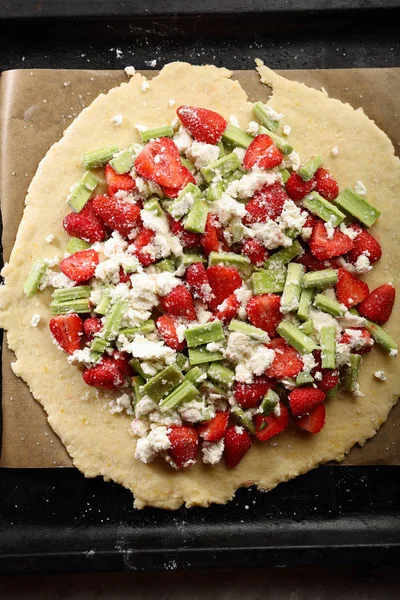 Cooking Strawberry Pie — Stock Photo, Image