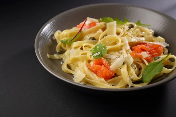 Huisgemaakte Pasta Met Vis — Stockfoto