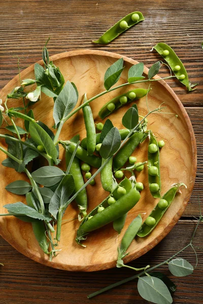 Local Fresh Green Peas Pods — Stock Photo, Image