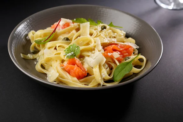 Pasta Tradizionale Con Salmone — Foto Stock