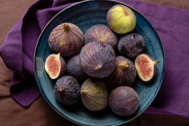 Doğal meyve incir kase yukarıda