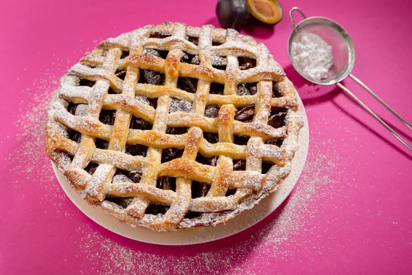 Tasty Sweet Plum Pie Close — Stock Photo, Image