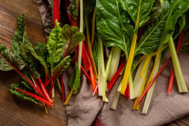Taze swiss chard üstten görünüm