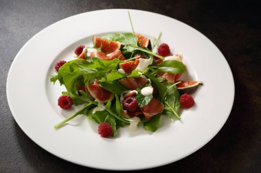 İncir ile taze salata