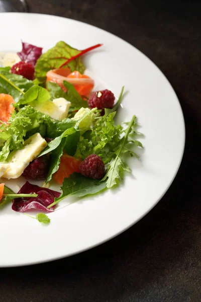 Gourmet Salad White Plate — Stock Photo, Image