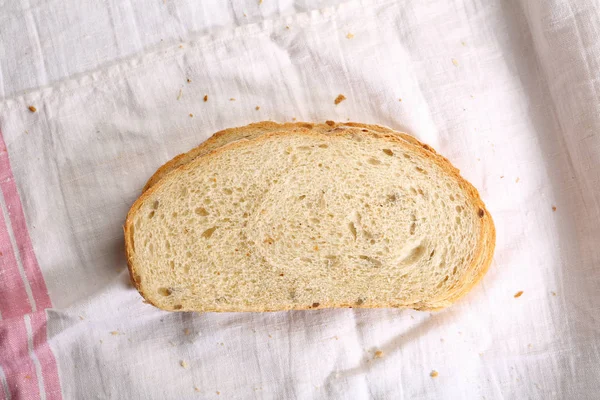 Один Ломтик Пшеничного Хлеба — стоковое фото