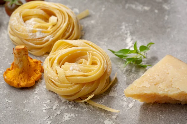 Uncooked Fresh Pasta Cheese — Stock Photo, Image