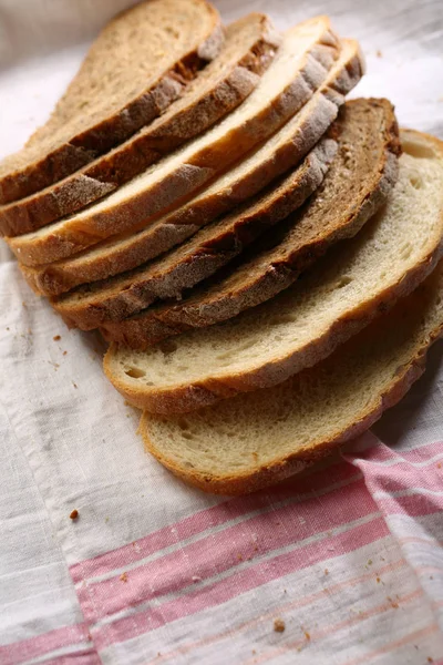 Čerstvý chléb, plátky detail — Stock fotografie