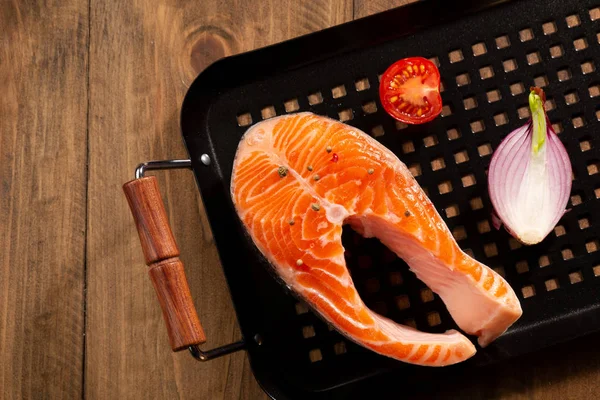 Çiğ balık biftek yukarıda, gıda yukarıda