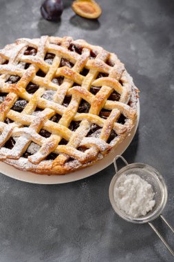 Lezzetli meyve pasta