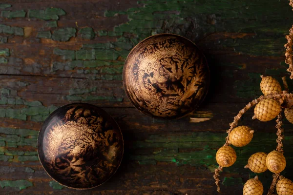 Due moderni bonbon al cioccolato dall'alto — Foto Stock