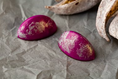 İki Tatlı çikolata şeker