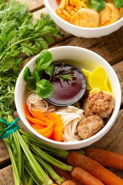 Bowl with meat and noodles, healthy food — Stock Image Bowl with meat and noodles, healthy food Royalty Free Stock Images