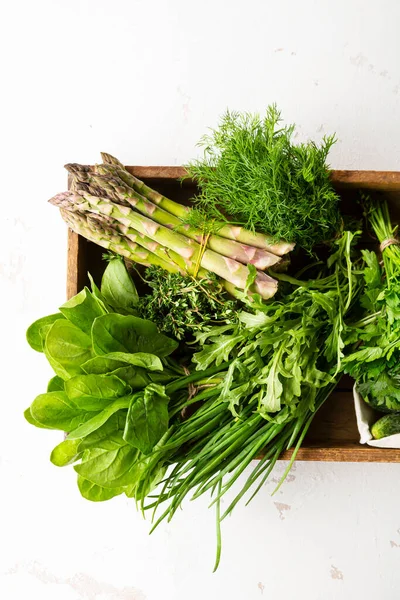 Organic Asparagus Spinach Wooden Crate — Stock Photo, Image