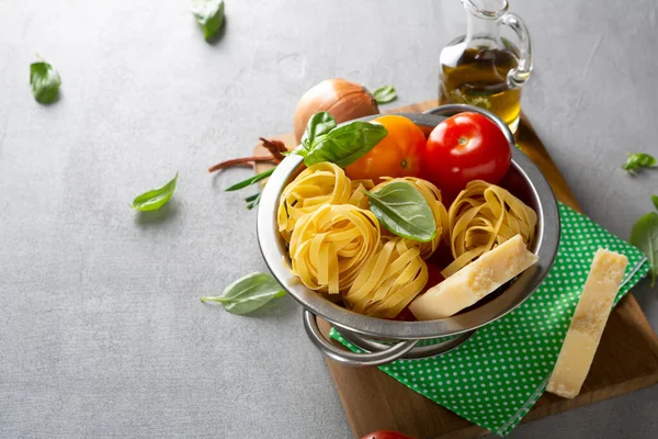 Concepção Culinária Massas Fundo Alimentar Com Tomate Queijo — Fotografia de Stock