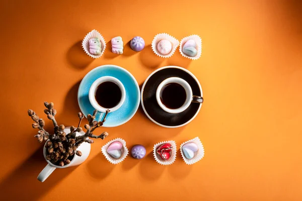 Overhead View Two Cups Coffee Candies — Stock Photo, Image