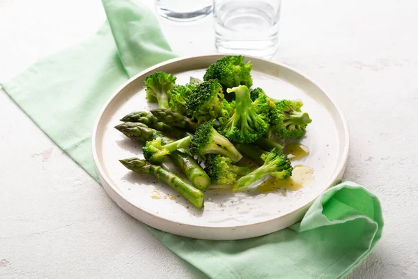 Close Steames Broccoli Asparagus White Plate — Stock Photo, Image