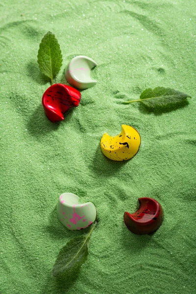 Chocolate Candies Green Sand Mint Leaves — Stock Photo, Image