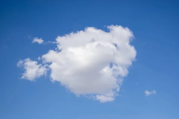 Wolken Aan Blauwe Hemel — Stockfoto