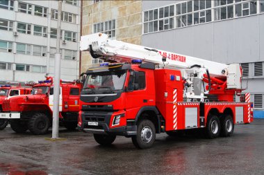 E.On, Uniper, Surgut Gres-2. Bölüm #134 yangın söndürme. Surgut, Rusya Federasyonu. 10/03/2014. Emanet ateş. Yangın söndürme. Yangın söndürme yarışmalara aşamaları.