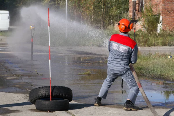 Surgut Gres-2. Bölüm-134 yangın söndürme. Surgut, Rusya Federasyonu. 09/13/2012. Emanet ateş. Yangın söndürme. Yangın söndürme yarışmalara aşamaları.