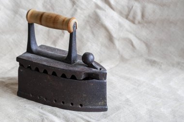 Antik kömür demir yakın çekim.