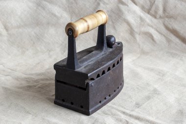 Antik kömür demir yakın çekim.