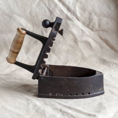 Antik kömür demir yakın çekim.