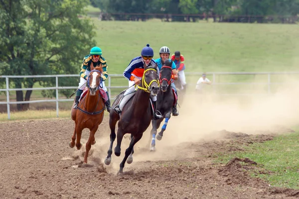 Assentamento Ulu Telyak Rússia Julho 2016 Corridas Cavalos Tradicionais Bashkortostan — Fotografia de Stock