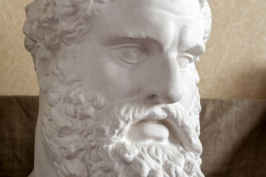 Antik kahraman Herkül'ün başkanı parçası.