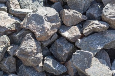 Arka plan büyük taş.