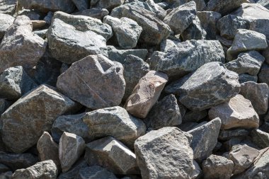 Arka plan büyük taş.