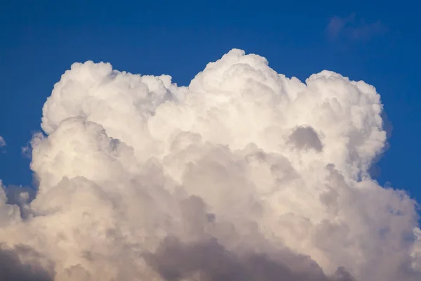 Cumulus Memiliki Pandangan Aneh — Stok Foto