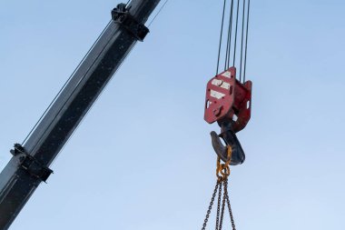 Çelik kancalı vinç patlaması.
